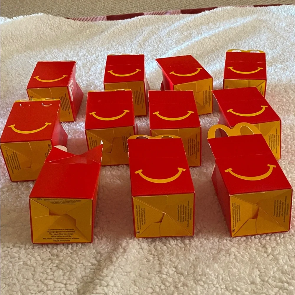 lil McDonald’s 11 mini happy meal boxes , boxes only ¥